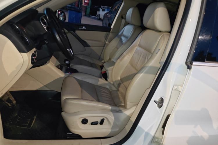 Used Volkswagen Tiguan 2010 1.8TSI Automatic All-Wheel-Drive Elite Edition Left Front Seat