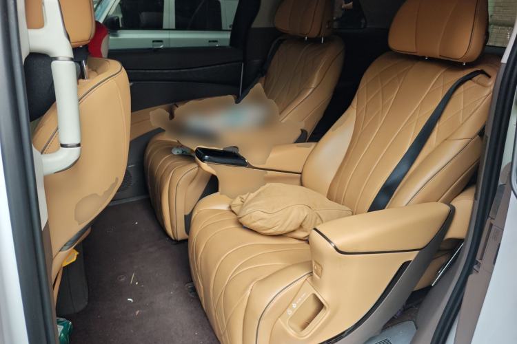 Used Denza D9 2022 DM-i 1040 Prestige Model