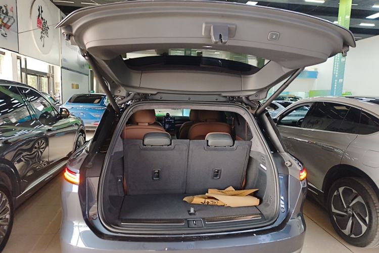 Used Nio ES8 2023 75 kWh Executive Edition
