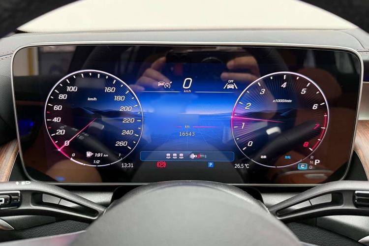 Used Mercedes-Benz GLC 2025 GLC 300 L 4MATIC Dynamic Model 5 Seats