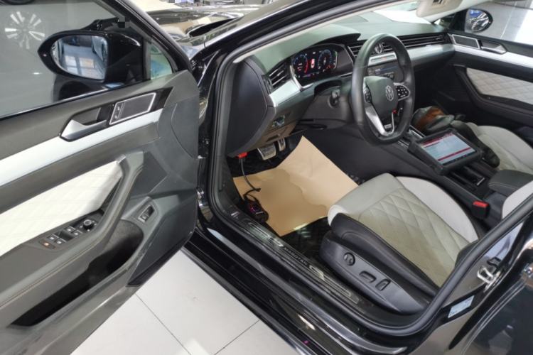 Used Volkswagen Magotan 2023 2 Million Units Commemorative Edition 330TSI DSG Luxury Version