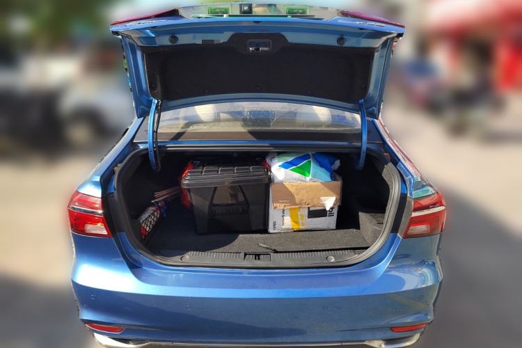 Used Roewe i6 New Energy 2017 45T Hybrid Connective Smart Luxury Edition
