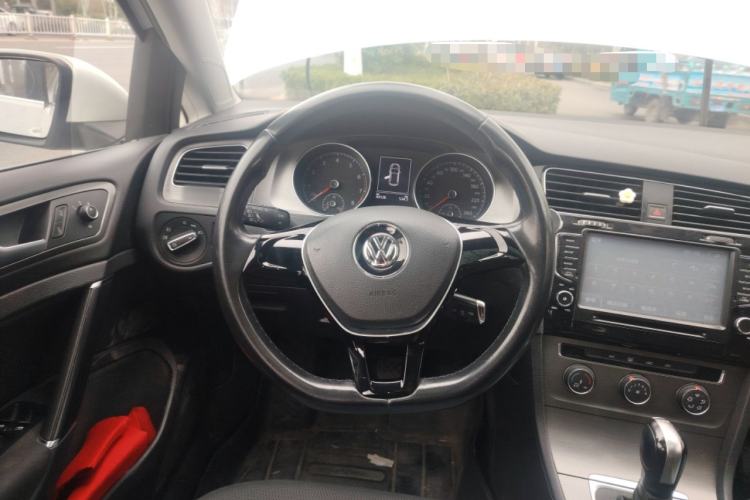 Used Volkswagen Golf 2016 230TSI Automatic Comfort Version Steering Wheel