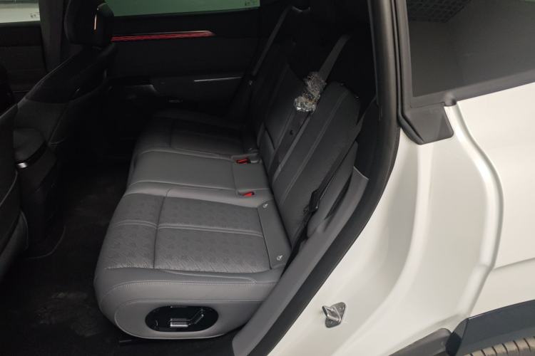 Used Zeekr 7X 2025 100 kWh Long-Range Rear-Wheel Drive with Intelligent Driving Features