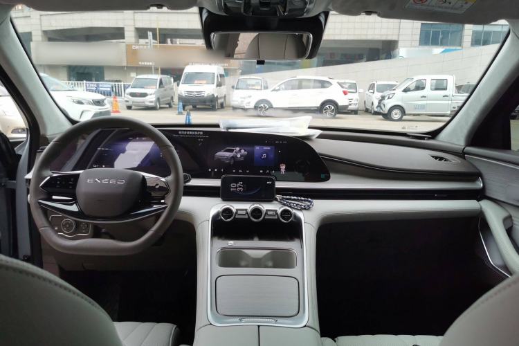 Used EXEED Stellar C-DM 2025 200 with Ultra-Long Range Pro All-Wheel Drive