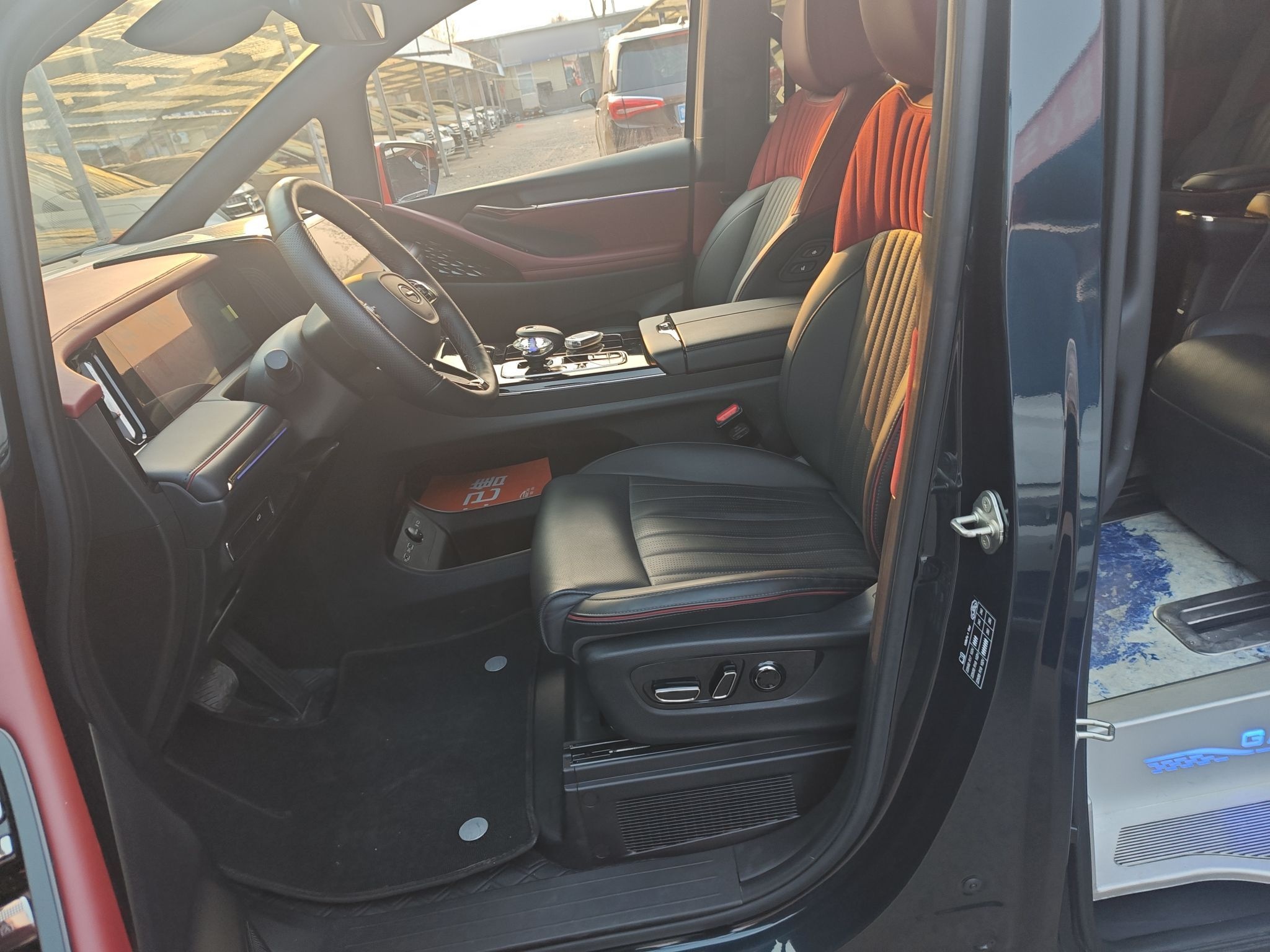 المقاعد الأمامية داخل السيارة