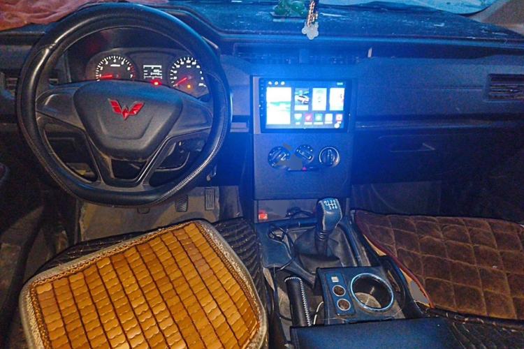 Used Wuling Hongguang PLUS 2019 1.5T Manual Standard Edition 5 Seats
