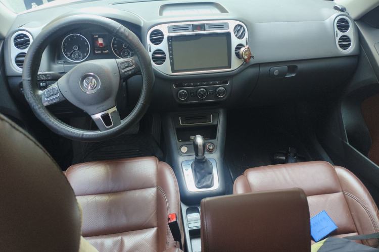 Used Volkswagen Tiguan 2015 2.0 TSI Automatic All-Wheel Drive Luxury Edition Center Console