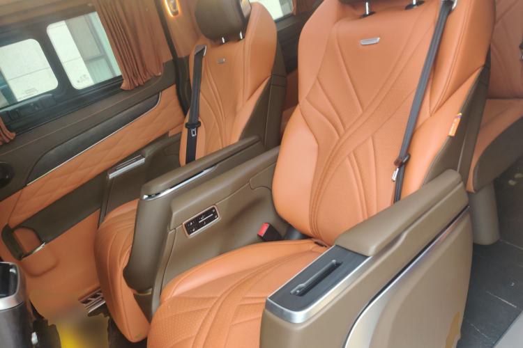 Used Juntian Black Warrior Youth 2025 2.0T Gasoline Top-of-the-Line Version Left Rear Seat