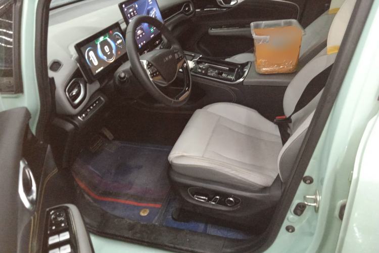 Used AION V 2022 Plus 70 Executive Edition Lithium Iron Phosphate Driver Seat