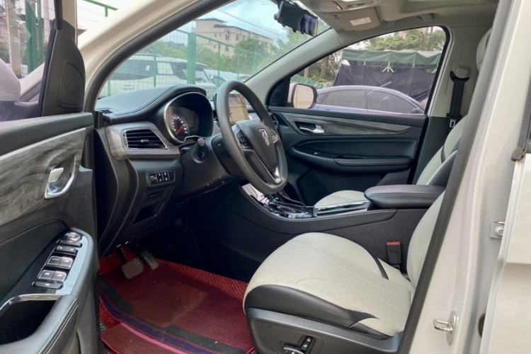 Used Baojun 730 2019 1.5T CVT Flagship Model 7 Seats China VI Emission Standard