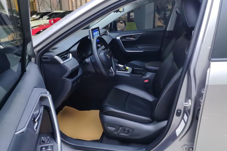 Used Toyota RAV4 2021 2.0L CVT Two-Wheel Drive Fashion Edition