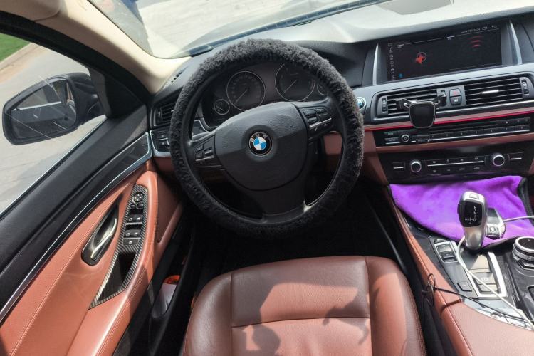 Used BMW 5 Series 2014 520Li Elegant Model
