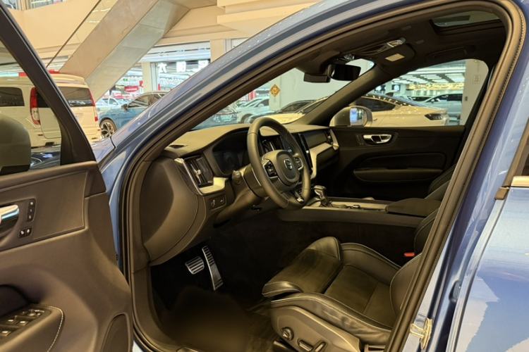 Used Volvo XC60 2019 T5 4x4 Zhiyuan Sport Edition China V Standard
