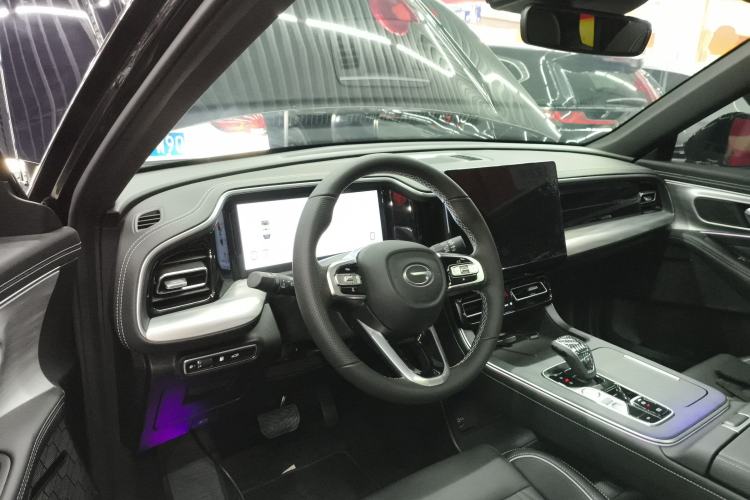 Used GAC Trumpchi GS8 2025 Linghang Series 2.0 TGDI Two-Wheel-Drive Luxury Edition 5 Seats
