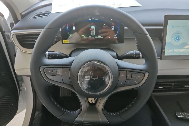 Used BYD Seal 05 DM-i 2025 DM-i Smart Drive 55KM Luxury Model Steering Wheel