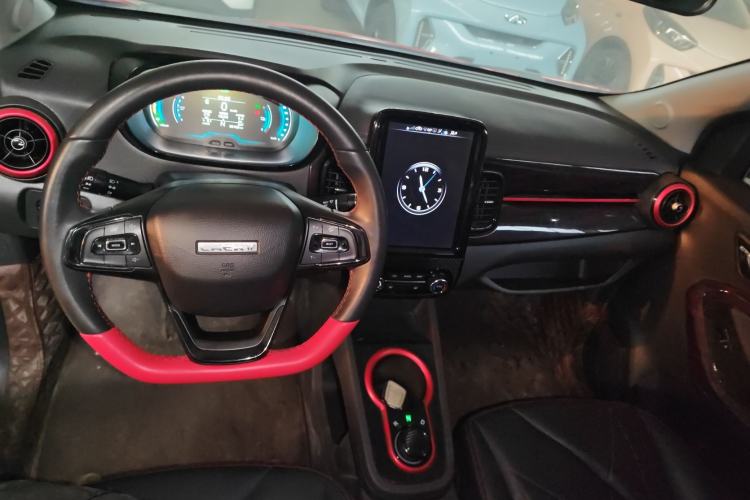 Used Chery QQ Little Ant 2022 Sweet Pink Edition Half-Sugar Version Lithium Iron Phosphate 30 kW 301 km Center Console