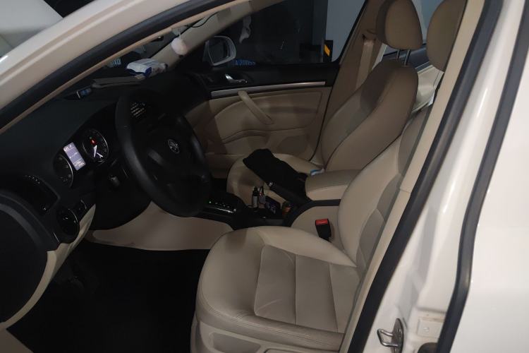 Used Skoda Octavia 2015 Classic Model 1.6L Automatic Yijie Version
