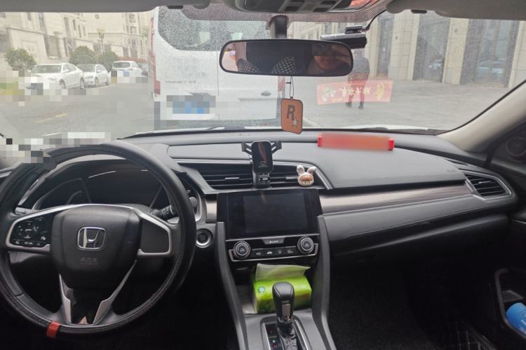 Used Honda Civic 2019 220TURBO CVT Dynamic Edition China VI Center Console