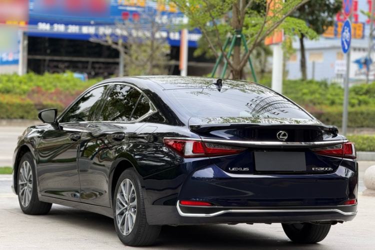 Used Lexus ES 2023 200 Excellence Edition