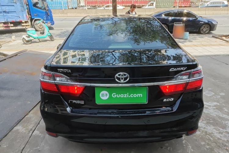 Used Toyota Camry 2016 2.0G 10th Anniversary Leading Edition
