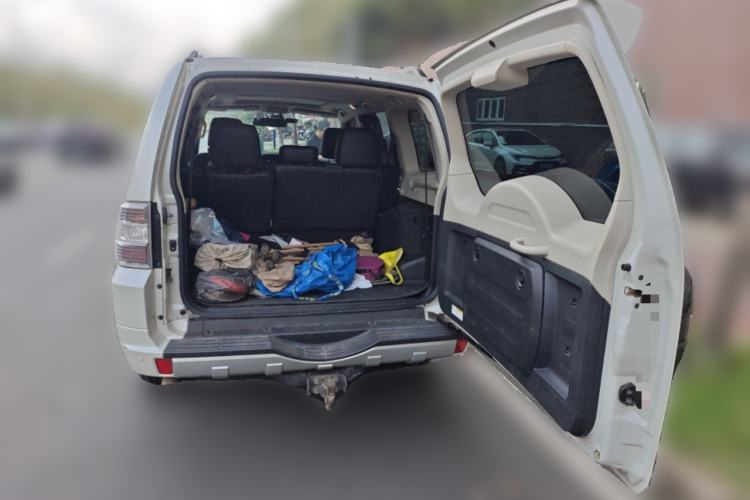 Used Mitsubishi Pajero 2019 3.0L Automatic Prestige Edition Trunk