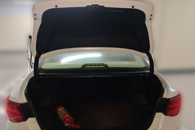 Used Toyota Reiz 2012 2.5V Fengdu Elite Stylish Edition Trunk