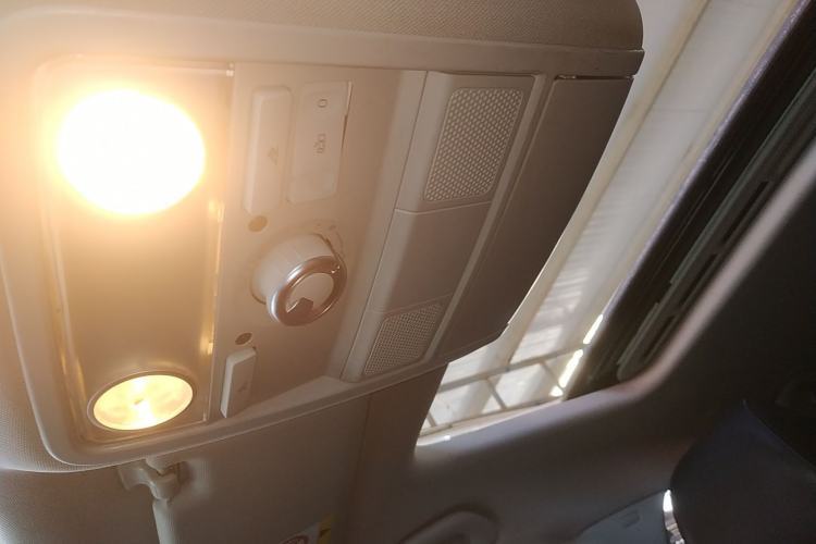 Used Volkswagen Sagitar 2014 Revised Version 1.4TSI Automatic Luxury Edition Headliner