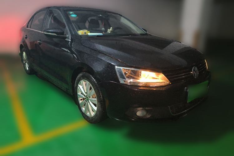 Used Volkswagen Sagitar 2014 1.6L Manual Comfort Model Front Right 45 Deg