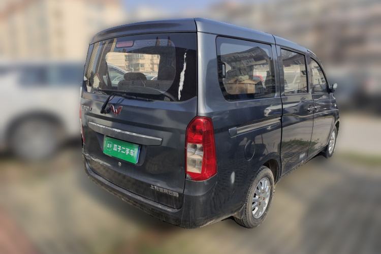 Used Wuling Rongguang V 2015 1.2L Standard Version
