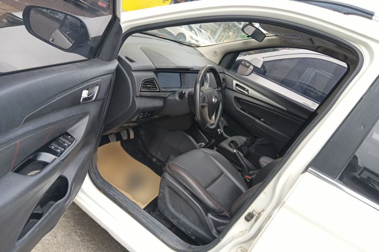 Used CHANGAN KAICHENG Oushang A600 2016 1.5L Manual Luxury 7-Seater Driver Seat