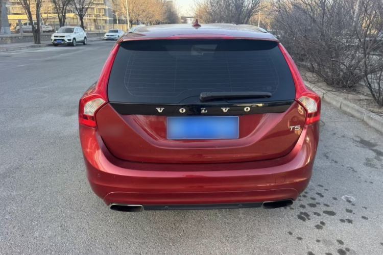 Used Volvo V60 2015 T5 Zhiyi Edition
