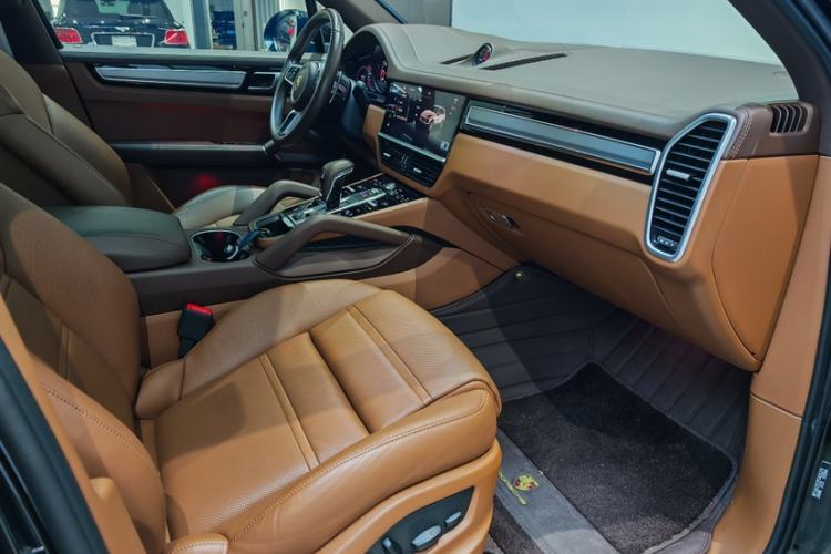 Used Porsche Cayenne 2023 Cayenne 3.0T Interior 1