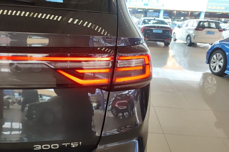 Used Volkswagen Tharu 2023 300TSI Two-Wheel-Drive Full Moon Edition Exterior 3