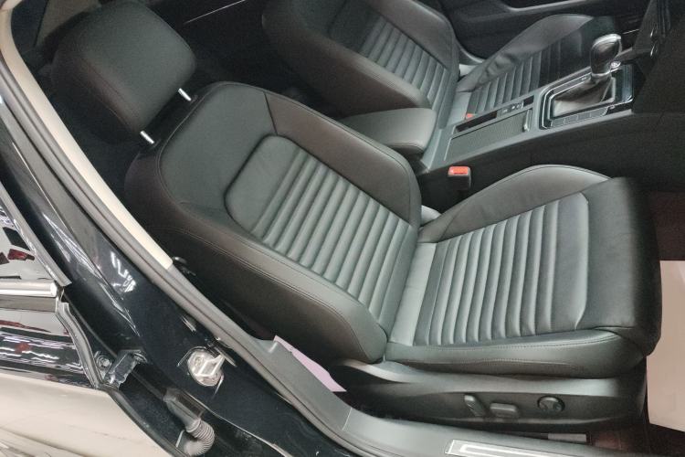 Used Volkswagen Magotan 2019 330TSI DSG Luxury Version China VI Standard
