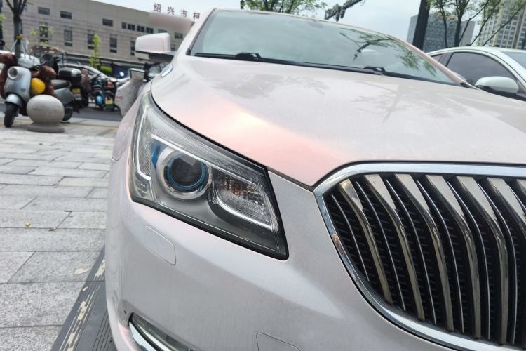 Used Buick LaCrosse 2013 2.0T SIDI Elite Tech Version Right Front Headlight