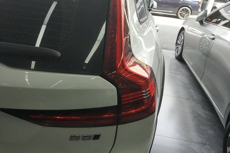 Used Volvo V90 2021 Cross Country B5 AWD Smart Range Edition