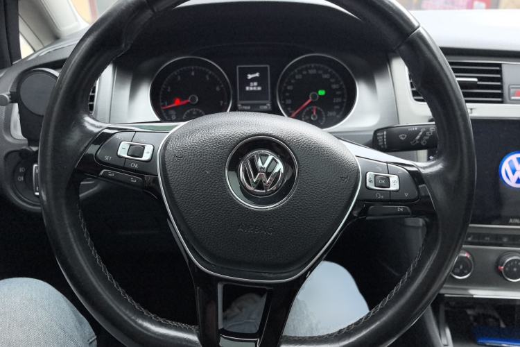 Used Volkswagen Golf 2015 1.4TSI Automatic Luxury Model Steering Wheel
