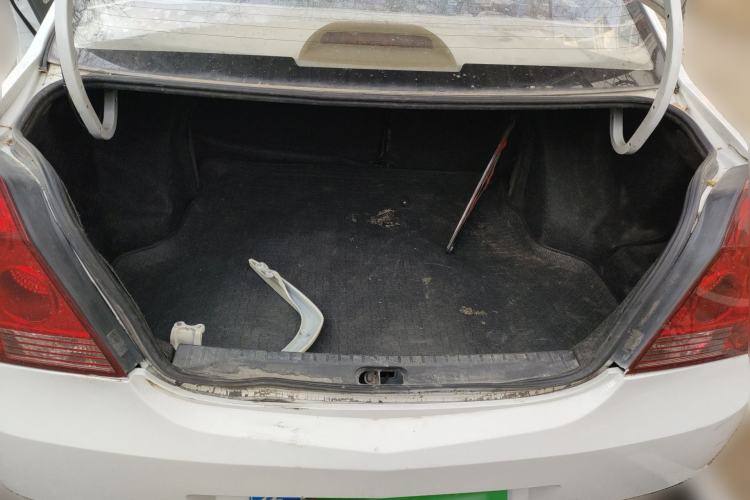 Used Geely Auto Diamond 2015 Sedan 1.5L Manual SuperDeluxe Model Trunk