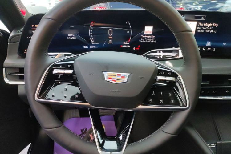 Used Cadillac CT6 2023 28T Luxury Version Steering Wheel