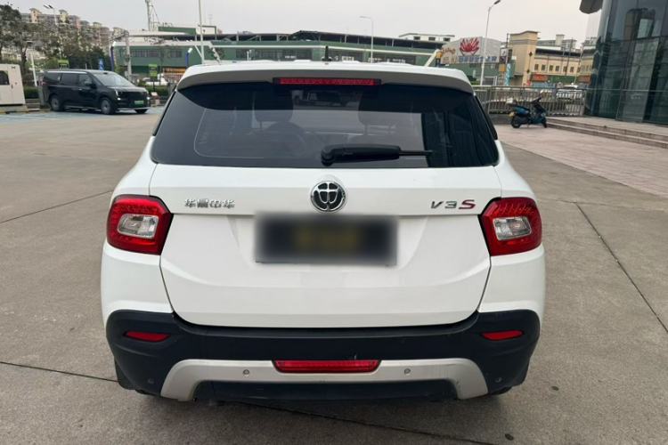 Used Brilliance V3 2015 1.5T Automatic Elite Model Exterior 6