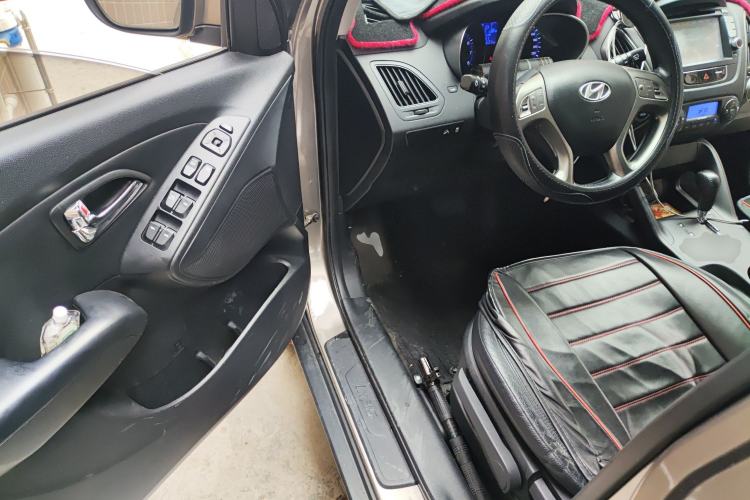 Used Hyundai ix35 2010 2.0L Automatic Two-Wheel Drive Elite Edition GLS
