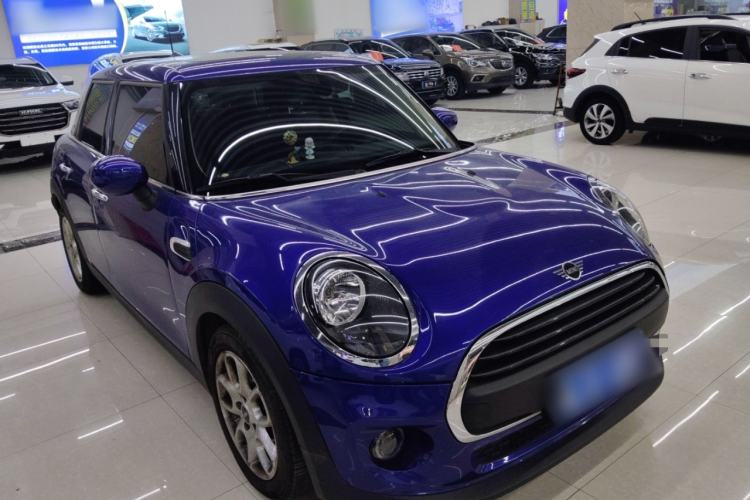 Used MINI 2020 1.5T ONE Five-Door Edition Front Right 45 Deg