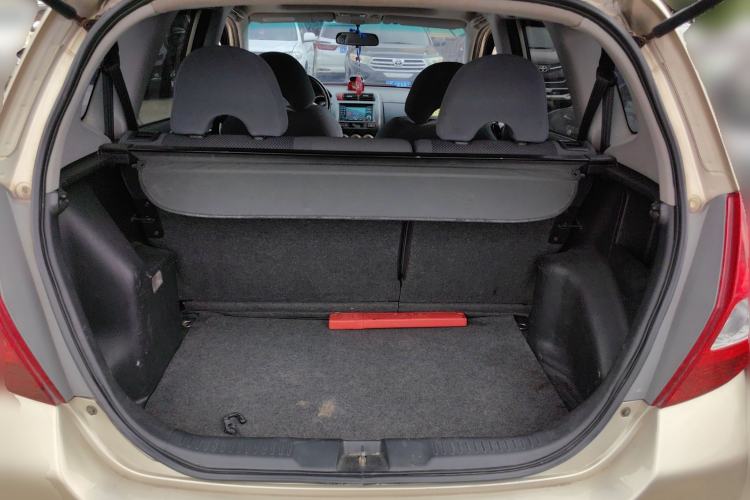 Used Honda Fit 2007 1.5L manual standard version Trunk