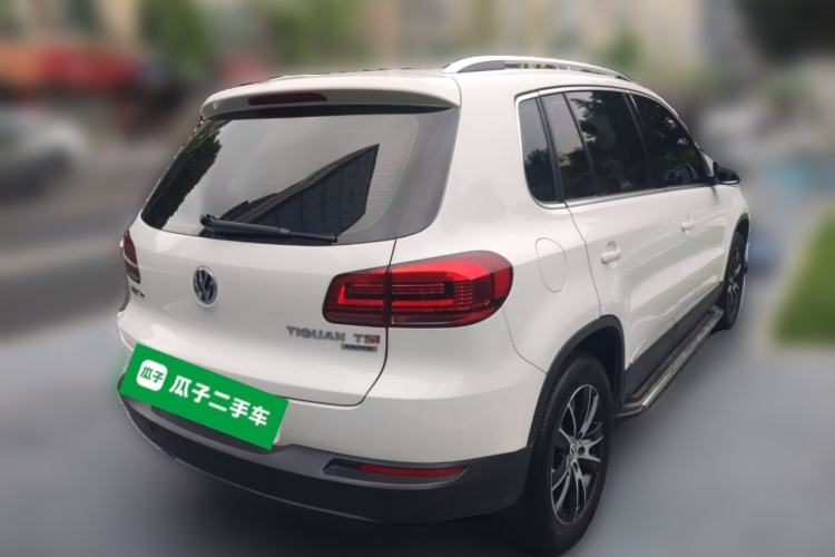 Used Volkswagen Tiguan 2015 1.8TSI Automatic All-Wheel-Drive Luxury Model Rear Right 45 Deg