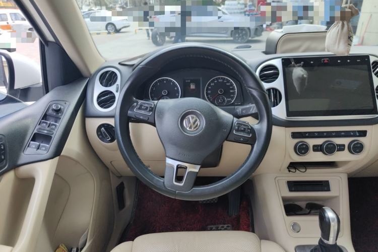 Used Volkswagen Tiguan 2015 1.8TSI Automatic Two-Wheel Drive Luxury Model Steering Wheel