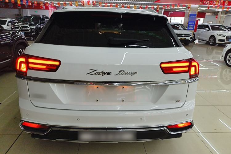 Used Zotye Domy X7 2017 1.8T Manual Luxury Model
