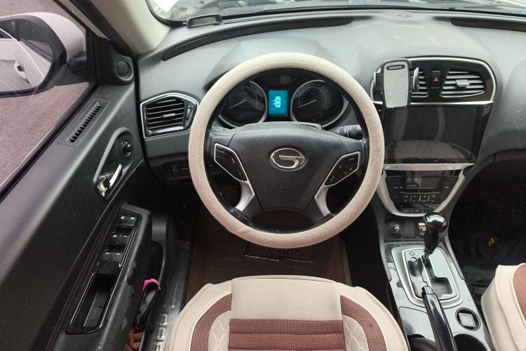 Used GAC Trumpchi GS5 Super 2015 2.0L Automatic Two-Wheel Drive Comfort Edition
