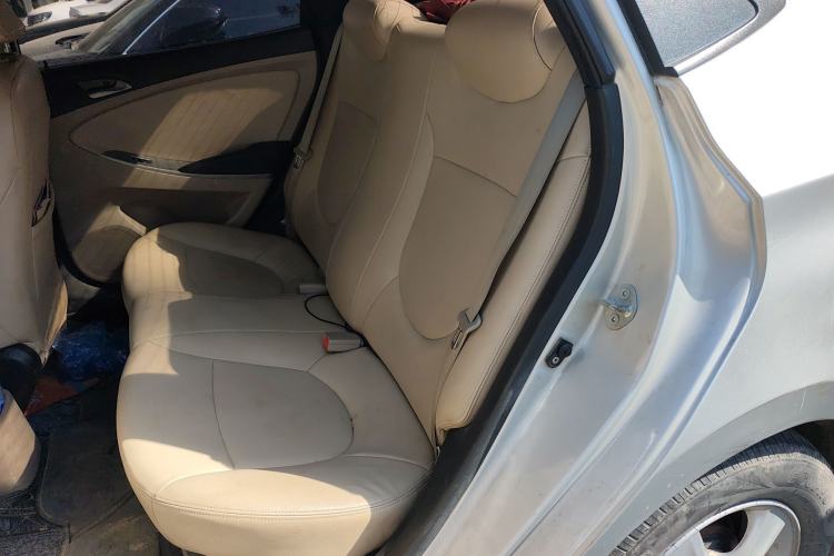 Used Hyundai Verna (older generation) 2014 1.4L Automatic Smart GLS Left Rear Seat