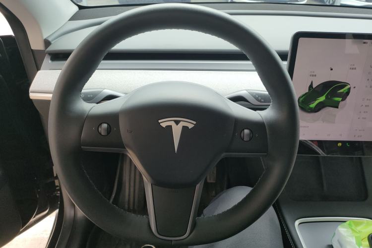 Used Tesla Model Y 2023 Rear-Wheel-Drive Version
